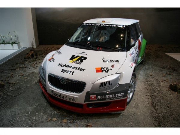 Двигател: 1598 cm3; Мощност 230 к.с.