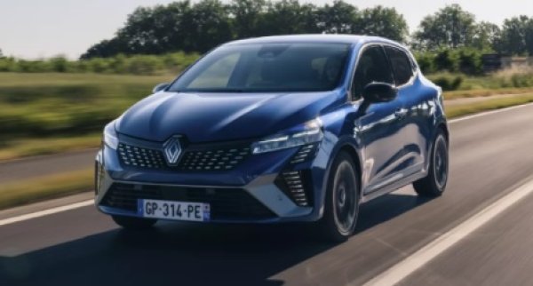 Според оценките на ACI най-евтиният дизелов автомобил за поддръжка в Италия е Renault Clio с коефициент от 0,4078 евро/км . Това е единственият все още малък автомобил от сегмент В, оборудван с дизелов двигател сред предлаганите в Италия. Има дължина  4,05 и ширина 1,80 метра, с обем на багажника 391 литра. 

Двигателят е 1,5-литров 4-цилиндров dCi, способен да достави максимална мощност от 100 к.с. и въртящ момент от 260 Нм, за разход на гориво от порядъка на 4,2 л/100 км. И вторият най-евтин автомобил в класацията след носителя на сребърния медал.