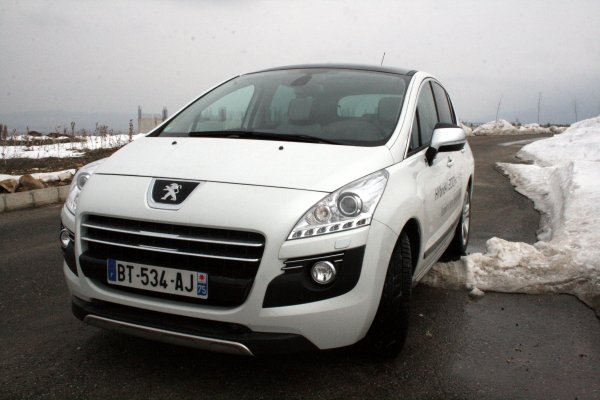 Peugeot 3008 HYbrid4
