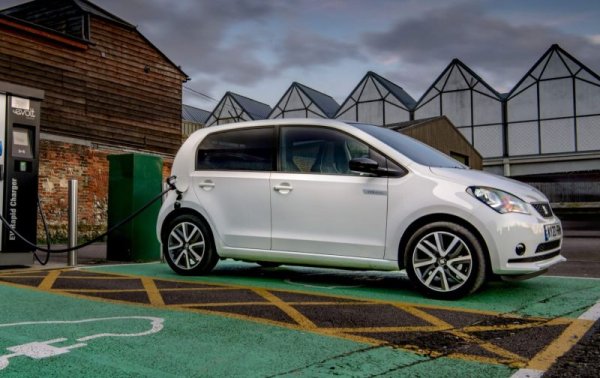 Вече казахме сбогом на чешката версия на модела - Skoda Citigo. Сега и производството на Mii приключва, въпреки доста големия интерес към електрическата му версия. На пазара засега остава само третият близнак от фабриката в Братислава - VW Up!. Но и неговите дни изглеждат преброени, за съжаление. 
