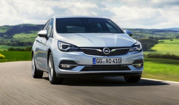 Трицилиндровият дизел на Opel има и един дребен дефект с потенциално фатални последствия. Става дума за гайката на маслената помпа, която сравнително лесно може да се развие сама - и да доведе до смъртта на двигателя заради маслен глад. Затова се препоръчва при покупка да се демонтира картерът и гайката да се дозатегне, и дори да й се добави допълнително уплътнение. Между другото картерът е пластмасов. 
