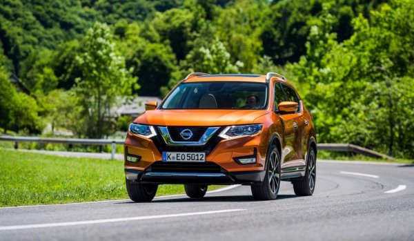 Един от най-кратко живелите двигатели в историята на Renault, R9N се появи през 2018 и бе пенсиониран през 2021, когато французите по примера на Ленин обявиха курс към електрификация (но без съветска власт). По същество това е леко уголемен 1.6 dCi, с удължен ход на буталата и с работен обем 1750 куб. см. В миналото такъв мотор щеше гордо да бъде обявен за 1.8, но в края на миналото десетилетие Renault предпочете срамежливо да го "смали" на табелата. 
