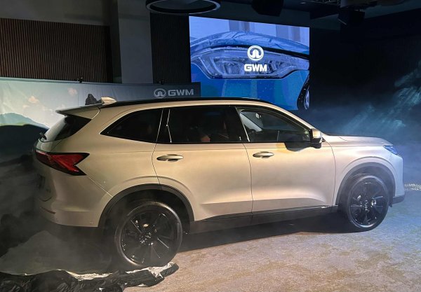 Моделът ще се предлага у нас и в хибридна версия (H6 HEV), която разчита на комбинация от 1.5Т бензинов двигател и електромотор с безстепенна DHT трансмисия.