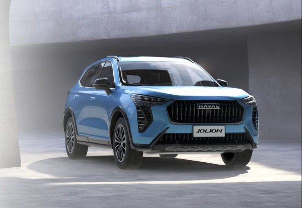 Този кросоувър разчита на нова хибридна система, собствена разработка на GWM, която включва 1,5-литров бензинов двигател и електромотор, управлявани от DHT хибридна трансмисия. Съвкупната мощност достига 189 к.с., а въртящият момент е 375 Нм. Цените започват от 67 990 лв. с ДДС, като и тук гаранцията е 7 години.