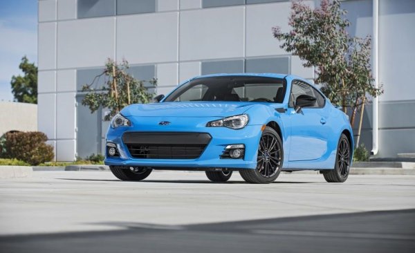 На европейския пазар по-често се среща на практика идентичната Toyota GT 86, но и цените напоследък надхвърлиха границата на 30-те хиляди лева. Отвъд океана обаче има доста голямо предлагане и на Subaru BRZ, и на третия близнак - Scion FR-S. Дрифт маниаците се мръщят на скромните 200 коня на боксерния двигател тук. Но отлично настроеното шаси и ниският център на тежестта правят това една от най-веселите коли за каране в завои. По-ранните производствени серии вече са под 15,000 долара в Америка. 