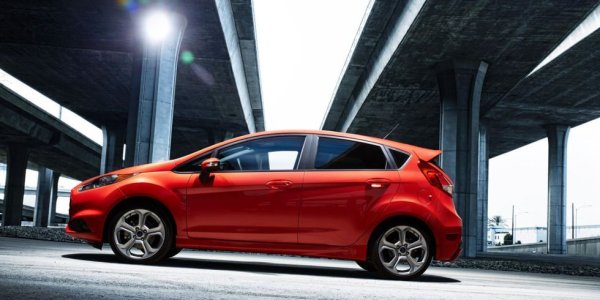 Постоянно растящата алчност на акционерите във Ford сложи окончателно край на тази чудесна малка кола в края на миналата година. Добрата новина е, че спортната ST версия на последното й поколение вече лесно се намира за под 25,000 лева. Като комбинация от мощност и пътно поведение, тази кола заслужава място сред най-добрите хечбек модели на всички времена. 
