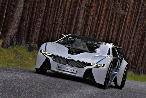 Още един концептуален модел, следи от който могат да се открият и в бъдещото серийно i8. 