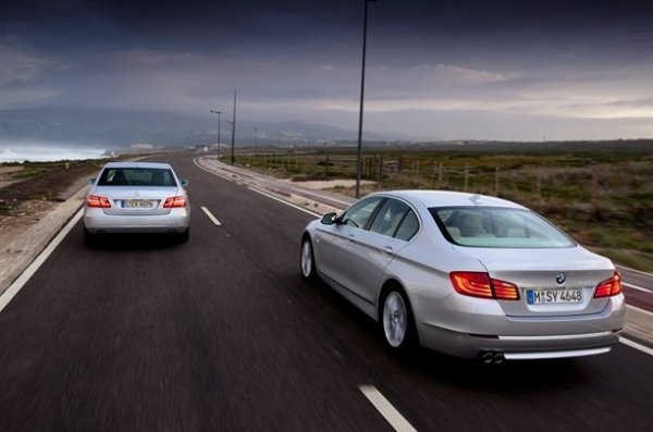 Новите BMW 5-series и Mercedes E-class
