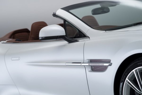 Aston Martin Vanquish Volante