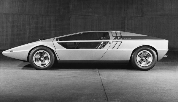 Прототипът Maserati Boomerang