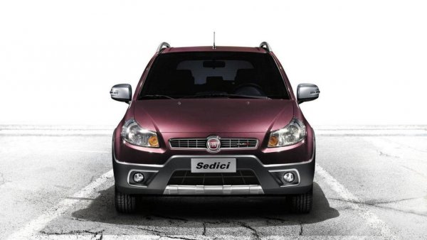 Още един член на италианската компания, който сподели развитието със Suzuki SX4 (също изчезна през 2015 г.). В случая това беше пъргав и лек SUV в градски стил, който се държеше доста добре извън пътя. С дължина 4,11 метра и пътен просвет от 19 см, той се появи на пазара през 2006 година. С тяло, "увито" в различни пластмасови защити, моделът получи последната си актуализация през 2012 г. Тогава се предлагаше с атмосферен бензинов двигател с мощност 120 коня и турбодизел, развиващ 135 к.с. Само последният имаше и вариант със задвижване на четирите колела.