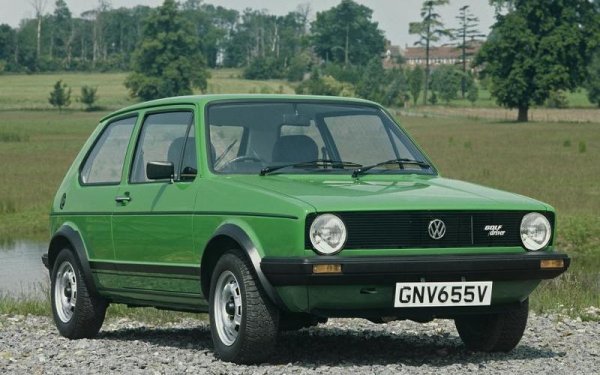 Golf е създаден като наследник на Beetle, а дизайнът е на Джорджето Джуджаро. Успехът на модела е светкавичен – от началото на производството до октомври 1976 вече са сглобени 1 милион бройки.