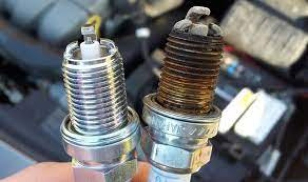 Ресурсът им няма нищо общо с възрастта. Замяна само въз основа на пробег - от 30 000 до 60 000 километра. При проблеми със стартиране на двигателя или неговата работа свещите трябва да бъдат проверени и при нужда сменени с нови.
