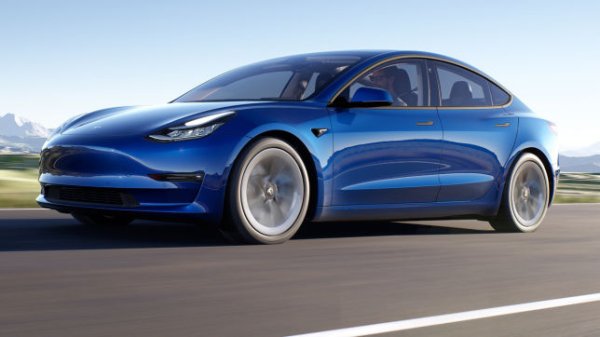 Продажби: 492 000 бройки 

Спрямо 2021 г.: +22,6%