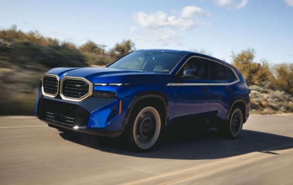 BMW M, поделението за спортни автомобили на баварците, за 13-а поредна година подобрява рекорда си по продажби. Доставките тази година надхвърлят 200,000 автомобила - на практика едно от всеки 10 продадени BMW e М. 
