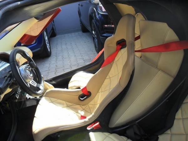 Реплика на McLaren F1