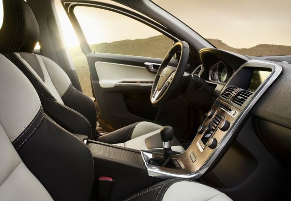 Слабости: EGR клапан, ако автомобилът се използва основно за движение в градски условия.

Какво да проверите: история на обслужване и интервали за смяна на масло.
