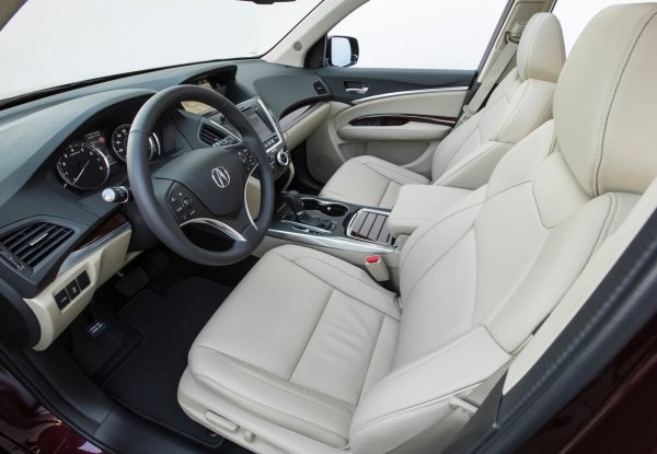 Скоростна кутия не е на Honda,  а е германска с 9 предавки-  ZF 9HP48. Не е много издръжлива, особено при по-старите версии. До 200 000 км обаче всичко е наред, ако маслото се сменя навреме.
