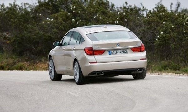 Както отбелязват Top Gear, този автомобил се опита да запълни на пазара една ниша, която можеше да бъде забелязана само с електронен микроскоп. От личен опит можем да засвидетелстваме комфорта и практичността на 5 GT, но недотам естестичният му външен вид и доста по-високата цена спрямо обикновената Серия 5 го обрекоха скоропостижно да напусне конвейера. 