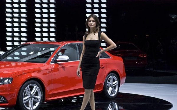 Момичетата на автосалон Детройт 2009