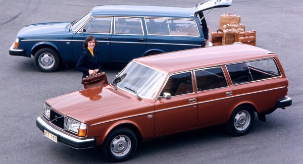 Попадането на Volvo 245 в списъка вероятно ще изненада мнозина, но при скандинавския модел също се отчита ръст на цените в последно време. За миналата 2021 г. той е бил около 5%. Добре запазените бройки от модели вече са доста скъпи