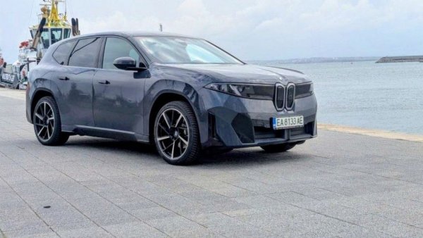 Първият модел от прословутата Neue Klasse на BMW - продукт на най-голямата инвестиция в нови технологии в историята на компанията - най-после стъпи и в България през март. Но заради огромния интерес поръчките ще се изпълняват с почти година закъснение. 

