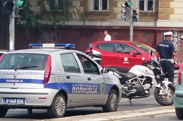 &bull; употреба на алкохол - от 45 евро (макс. допустими промили - 0,3)
&bull; 20 км/ч превишение на скоростта - от 50 евро
&bull; над 50 км/ч превишение на скоростта - до 130 евро
&bull; преминаване на червено - от 130 евро
&bull; неправилно изпреварване - от 50 евро
&bull; неправилно паркиране - от 45 евро
&bull; разговор по мобилния телефон - от 25 евро
&bull; каране без предпазен колан - 45 евро
