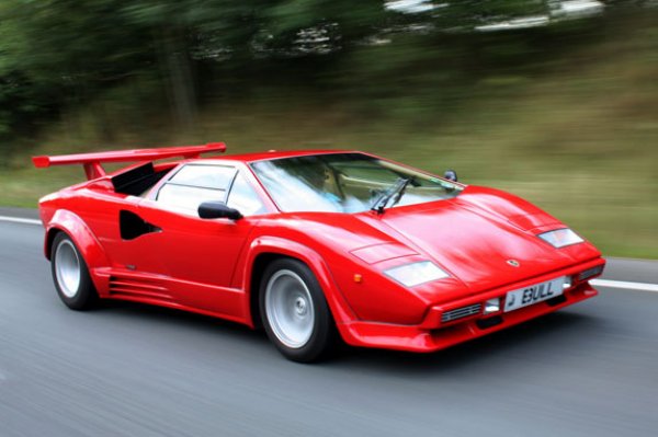 Забележителна писта - забележителна машина. В началото на 80-те години Lamborghini Countach е официалният автомобил за безопасно на Голямата награда на Монако. Суперколата с V12 двигател поставя нови стандарти в автомобилната индустрия и със сигурност е най-впечатляващият (поне на външен вид) "сейфти кар" в историята на Формула 1.
