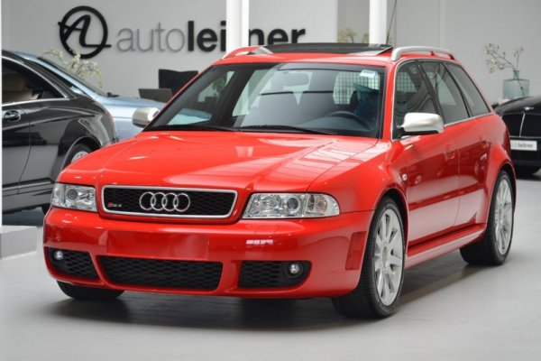 Първото поколение Audi RS4