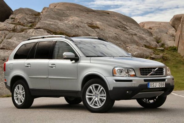 Все пак този кросоувър е направен от шведи и се предполага, че ще се използва в страни, където студът и влагата са често срещани. Защитата от ръжда е на високо ниво, като проблеми се появяват само на отделни места по броните на автомобила.
