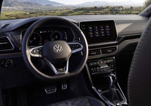 Плюсове &ndash; просторен и гъвкав интериор, впечатляващите системи за безопасност и много лесно управление.

Минуси &ndash; Разликата в цената с T-Roc е минимална, а салонът изглежда твърде плюшен. Нивата на оборудване SEL и R-Line са твърде скъпи.