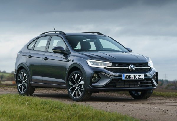 Ако търсите нещо, което е стилно, удобно и практично, Volkswagen Taigo може да бъде чудесен вариант за вас. Това е така, защото съчетава пространството на SUV с елегантната форма на купе. Вярно е, че не е толкова забавен за шофиране, но пък се представя добре на пътя и има достатъчно пространстмо за пътниците. Дори базовият вариант с 1.0 TSI 95 върши добра работа.