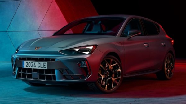 Марката присъства в световния шампионат на Формула E с Cupra Kiro. Тази година испанската компания, собственост на групата Volkswagen, ще присъства и в шестте сезонни събития на  TCR (Италианският шампионат за туристически автомобили) с версия на Leon, разработена специално за състезания на писта.

Под капака на този спортен вариант се намира 2.0 TSI двигател, способен да осигури максимална мощност от 340 к.с. и 410 Нм въртящ момент, комбиниран с шестстепенна скоростна кутия Sadev и високоефективен турбокомпресор.

От чисто гледна точка на производителността, ускорението от 0 до 100 км/ч отнема чудовищните 4,5 секунди, а максималната скорост е 265 км/ч. 

В гамата от ежедневни автомобили обаче козът в ръкава е 1.5 e-Hybrid Dsg plug - in хибридните версии с 272 к.с. (200 kW) максимална мощност и 400 Нм въртящ момент, съчетани с шестстепенна автоматична скоростна кутия. Има и бензиново решение с 2.0 Tsi двигател (със седемстепенна автоматична скоростна кутия DSG), който дава 300 к.с. (221 kW) и 400 Нм въртящ момент. 

Споделят едни и същи размери - и двата са  дълги 4398 мм, с междуосие от 2883 мм, широки 1799 мм и високи 1444 мм, а обемът на багажника започва от  380 литра. Бензиновият вариант е най-динамичният с ускорение от 0 до 100 км/ч за  5,7 секунди  и максимална скорост от  250 км/ч. В комбинирания цикъл WLTP обаче декларираният разход на гориво е  7,5 -7,9 л/100 км.
