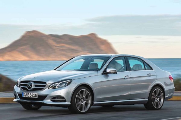 Mercedes E-Class е типичен комфортен седан за пътуване на дълги разстояния. И може би затова попада в списъка, като 5,3% от превозните средства имат манипулиран пробег, средно 93 885 км.
