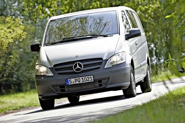 Втората позиция е за Mercedes Vito. Това е доста изненадващо, тъй като не е типичен семеен автомобил. Но дори и така, 7,9% от превозните средства, продавани на пазара на употребявани автомобили, са засегнати, като средно 134 306 км.
