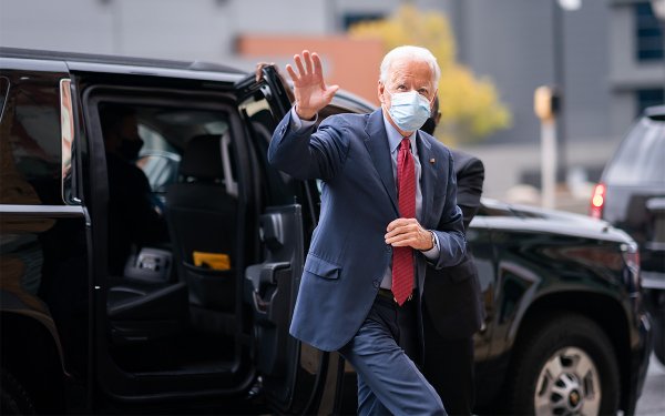 Именно с автомобилите е свързана и най-голямата трагедия в живота на Байдън, като е трудно да се повярва, че след нея той запазва любовта си към колите. През декември 1972 година съпругата му Нейлия катастрофира, докато отива на пазар с трите деза на семейството. Тя и едногодишната им дъщеря Наоми загиват а място, а синовете му Бо и Хънтър са тежко ранени, но оживяват.
