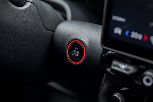 Този автомобил ще се произвежда в Измит, Турция - в завода, който носи странната абревиатура HAOS и всъщност е джойнт-венчър между Hyundai и турския Kibar Holding. Завод, който не е след най-известните в системата на Hyundai, но всъщност е един от лидерите по качество на производството.
