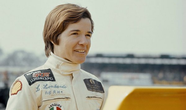 Мария Грация "Лела" Ломбарди вече близо 50 години си остава единствената жена, която печели точки в състезание от Формула 1. Тя е родена през 1941 година и още от малка се увлича по спорта, като играе хандбал. Нейният баща е месар и тя често кара семейния фургон, за да доставя продукти за магазина. Един ден момичето решава да се пробва в картинга и така се увлича по моторните спортове, за за стигне до Формула 1 през 1974 година.

Италианката дебютира в Гран при на Великобритания, но не успява да премине квалификациите. Тя обаче привлича вниманието със стартовия си номер - 208, който получава заради спонсора си - радиостанция от Люксембург, излъчваща на тази честота.