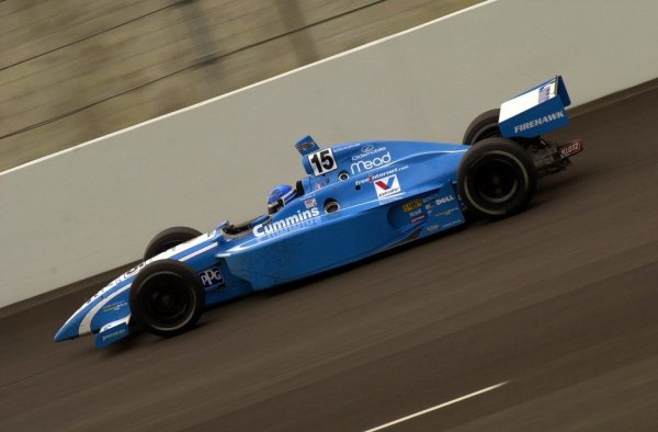 "На автомобила му е все едно дали го управлява мъж или жена", обича да казва Сара, който през 2008 година създава собствен отбор - Sara Fisher Racing. Така тя става и първата жена-собственик на тим в IndyCar, като дори издава книга със съвети какво трябва да направи и да знае една жена, преди да седне зад волана на спортна кола и да осъществи мечтите си. Сега тя е на 40 години, като продаде отбора си и управлява собствен картинг-клуб.