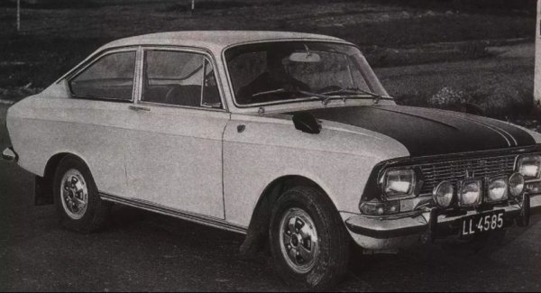 Най-удивителните версии на Москвич се правят в Полша и Югославия. При това в Полша колата е дело на местен механик и състезател, който напълно сам превръща 412 в подобие на купе и дори увеличава мощността на двигателя с 25%. Полякът участва в няколко състезания, а по-късно създава същото купе на базата на Москвич-2140.