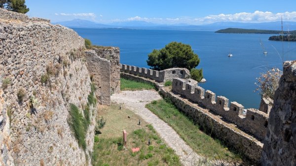 В морето край днешна Воница се е състояла великата битка между флотилиите на Октавиан Август и Антоний и Клеопартра, предопределила превръщането на Рим от република в империя
