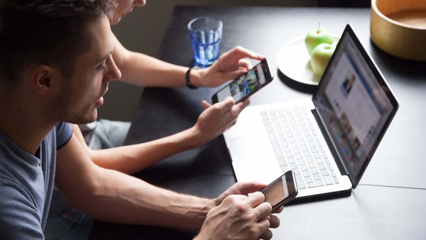 Като част от корпоративна инициатива за спиране на дезинформацията за своите продукти, Lamborghini моли служителите незабавно да докладват за подобни случаи на пресцентъра, вместо да пишат нещо в самите коментари. С други суми - служител на компанията не бива да отричат нищо написано за компанията в интернет със свои коментари под съответната публикация.
