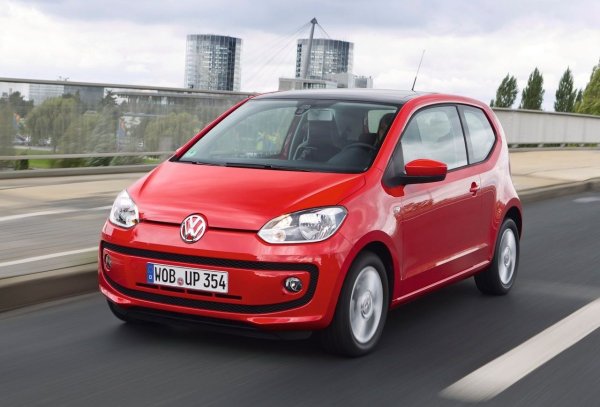 Up се отличава с качеството на изработка, което не се среща при повечето малки автомобили. Технически идентични са Seat Mii и Skoda Citigo, като под капака има трицилиндрови бензинови двигатели, които при редовна експлоатация могат да изминават много километри без проблеми.

Версиите TSI предлагат изненадващо пъргаво поведение за автомобил с такъв размер. За тези, които търсят алтернатива, има и електрически версии &ndash; e-Up, Citigo e iV и Mii electric.