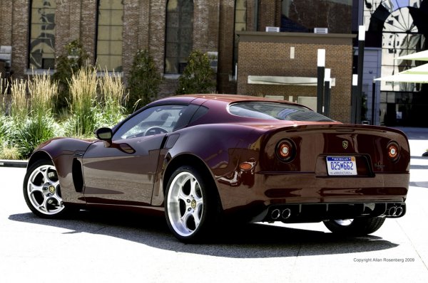 SV 9 Competizione - Италианско-американска кола, базирана на Corvette C6 LS3