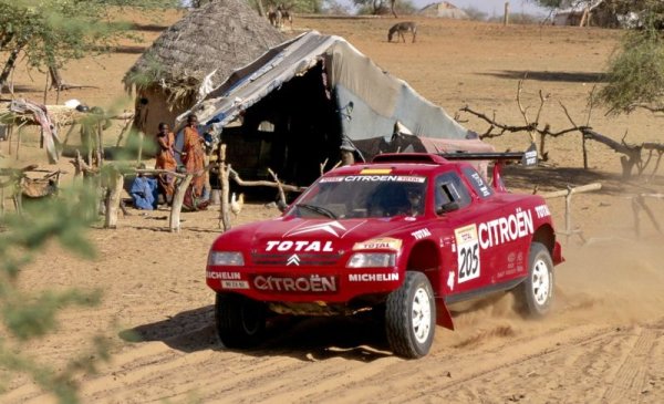 Под познатата опаковка на ZX Rallye Raid всъщност бяха предимно компоненти от 
Peugeot, но тук французите си позволиха по-смели решения. За 7 години състезателна кариера този автомобил спечели 36 от 42-те състезания, в които участва, което включва и победи в Париж-Дакар през 1991, 1994, 1995 и 1996.
С течение на времето и приликите със серийната кола ставаха все по-малко. 
