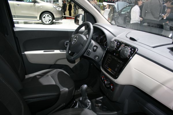 Женева 2012 / Dacia Lodgy