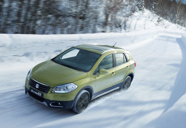 По време на рестайлинга фърмуерът на кормилното управление беше променен, тъй като преди това то беше твърде нервно и с недостатъчна точност. Това се отразяваше на управление, което при по-новите бройки от модела е значително подобрено.