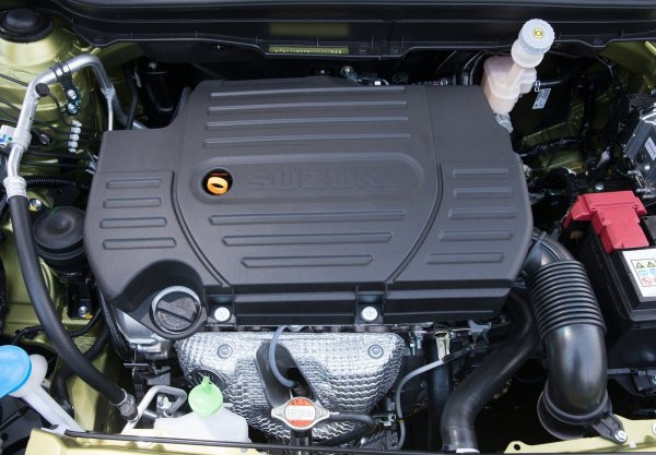 Първоначално SX4 беше оборудван само със стария, но доказан атмосферен M16A 1.6 (117 к.с.). При внимателни грижа от страна на собственика той е изключително надежден, като няма проблем с бензин с по-ниско октаново число. Забавянето на смяната на маслото обаче води до нежелани последствия - натрупват се въглеродни отлагания, обтегачът се уврежда и уплътнението на главата на цилиндъра се избива при по-рано произведените двигатели. Веригата се разтяга след 100 000 км, така че трябва да се наблюдава.