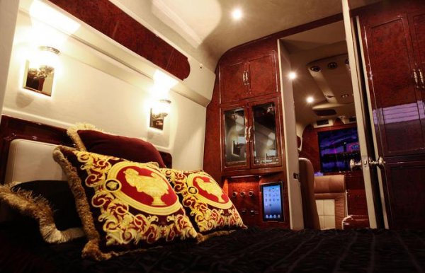 Mercedes-Benz Sprinter (L5-B) от Lexani Motorcars