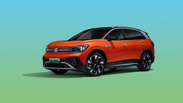 ID.6 е най-големият електрически Volkswagen в света и е пуснат специално за китайския пазар. Всъдеходът използва платформата MEB и е дълъг 4,88 метра, което е с около 30 см повече от ID.4. Предлага се версия със 7 места, а батериите са с капацитет 58 или 77 кВт/ч. Мощността на задвижващия агрегат е 180, 204 и 305 к.с., а пробегът е между 436 и 588 км. В гамата има и крос-вариант, предназначен за офроуд, както спортна версия ID.6 X.